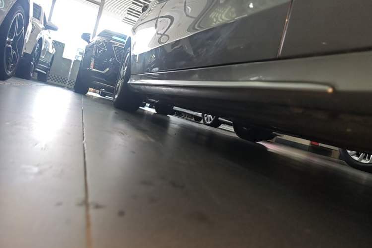 Used Mercedes-Benz C-Class 2019 C 260 L Sport Edition Right Side Sill
