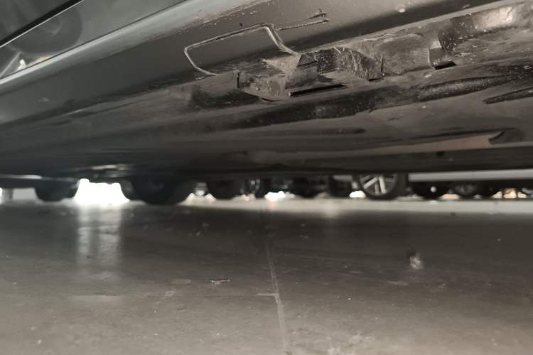 Used Mercedes-Benz C-Class 2019 Restyled C 260 L Sport Edition Right Side Sill