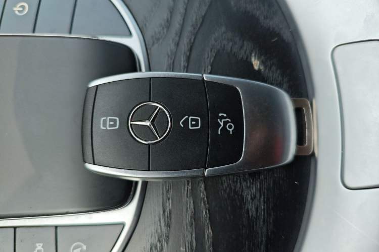 Used Mercedes-Benz C-Class 2019 C 180 L Fashion Edition Sport Version Vehicle Key