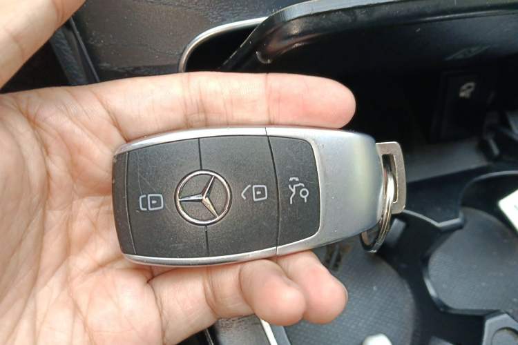 Used Mercedes-Benz C-Class 2019 C 260 L Sport Edition Vehicle Key