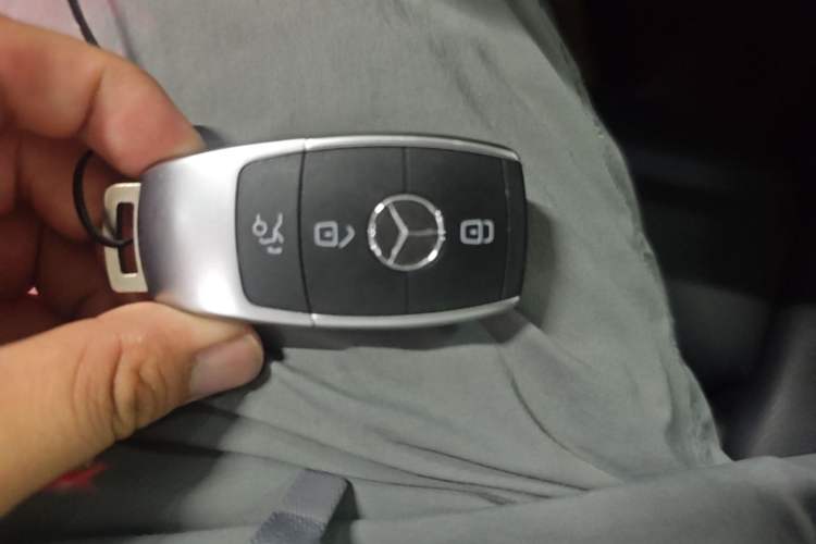 Used Mercedes-Benz C-Class 2019 C 260 L Sport Edition Vehicle Key