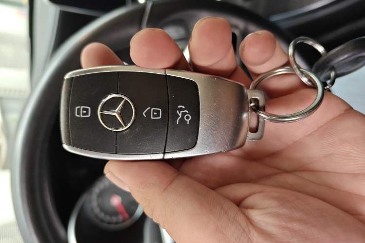 Used Mercedes-Benz C-Class 2019 C 260 L Sport Edition Vehicle Key