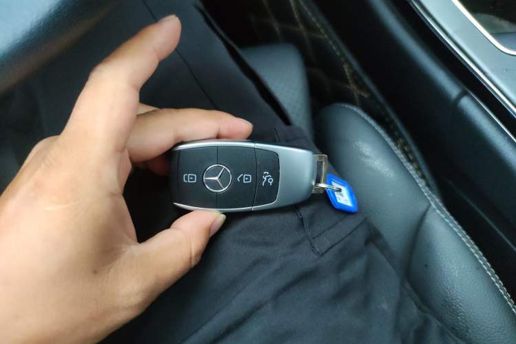 Used Mercedes-Benz C-Class 2019 Restyled C 260 L Sport Edition Vehicle Key