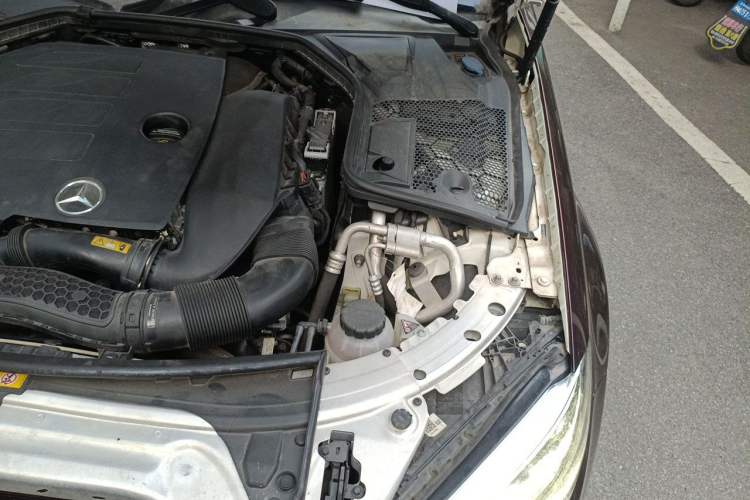 Used Mercedes-Benz C-Class 2019 C 260 Coupe Engine Bay Left