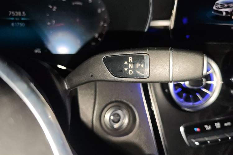Used Mercedes-Benz C-Class 2019 Restyled C 260 L Sport Edition Gear Lever