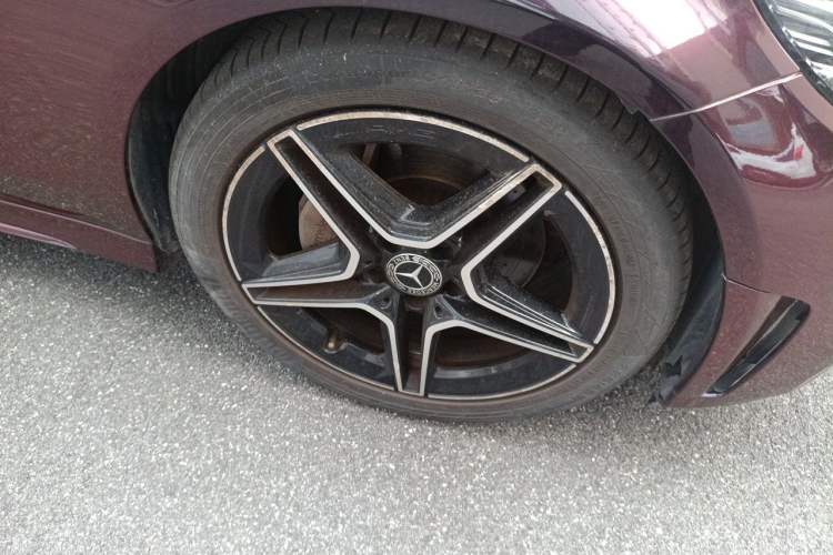 Used Mercedes-Benz C-Class 2019 C 260 Coupe Right Front Wheel Hub