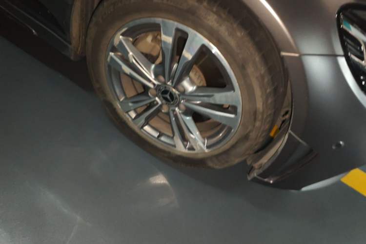 Used Mercedes-Benz C-Class 2019 C 180 L Dynamic Sports Edition Right Front Wheel Hub