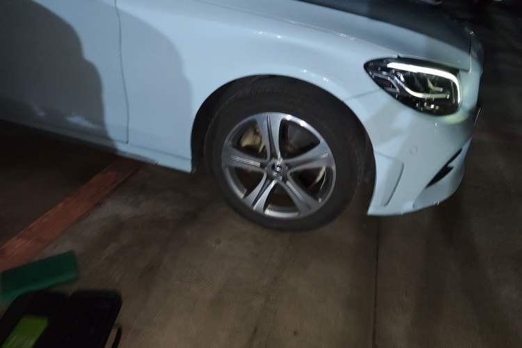 Used Mercedes-Benz C-Class 2019 Restyled C 260 L Sport Edition Right Front Wheel Hub