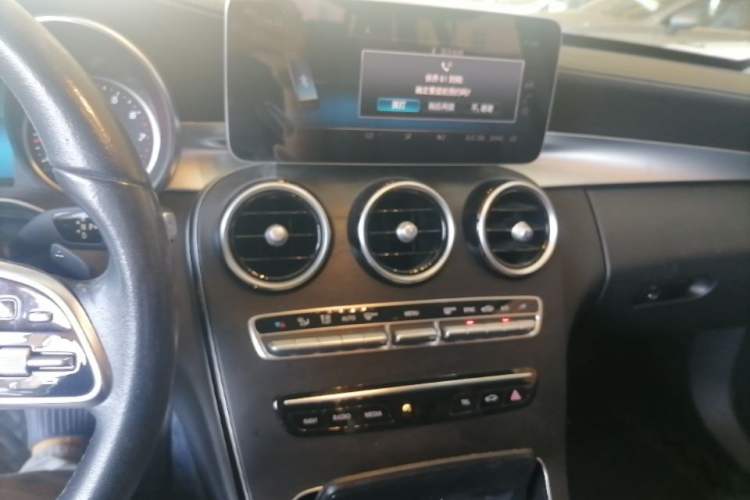 Used Mercedes-Benz C-Class 2019 C 180 L Fashion Edition Sport Version Audio And AC Panel