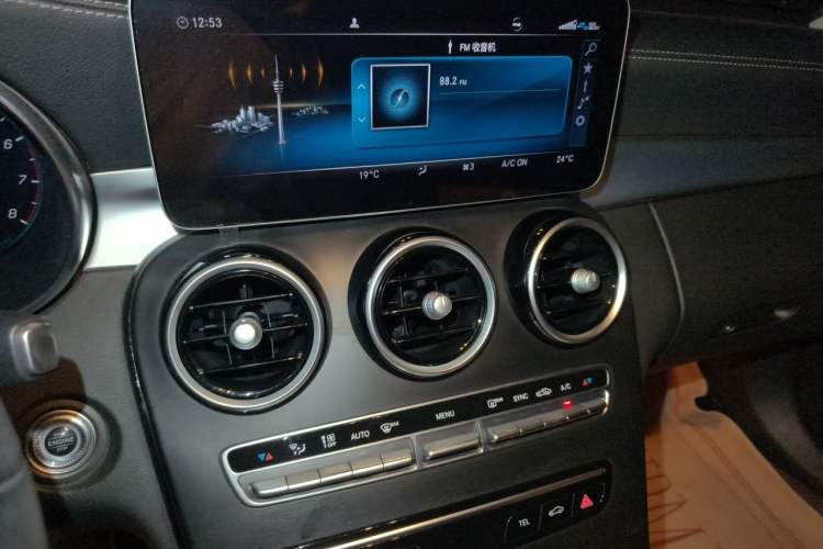 Used Mercedes-Benz C-Class 2019 Restyled C 260 L Sport Edition Audio And AC Panel