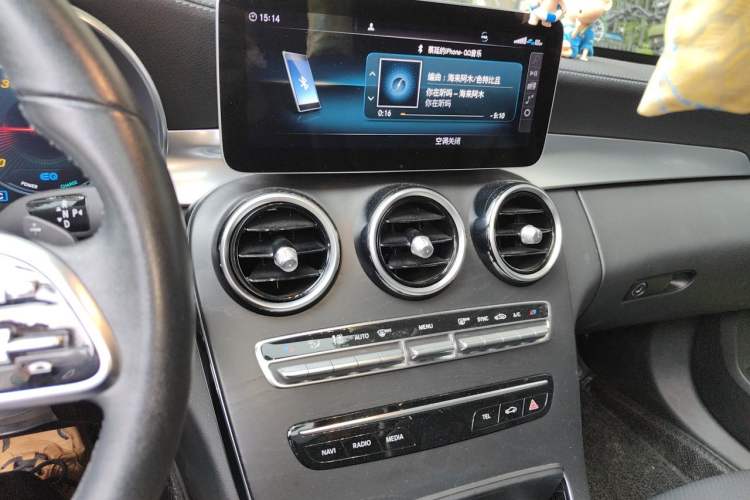 Used Mercedes-Benz C-Class 2019 Restyled C 260 L Sport Edition Audio And AC Panel