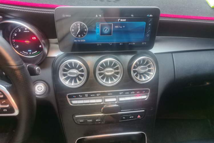 Used Mercedes-Benz C-Class 2019 C 260 L Sport Edition Audio And AC Panel