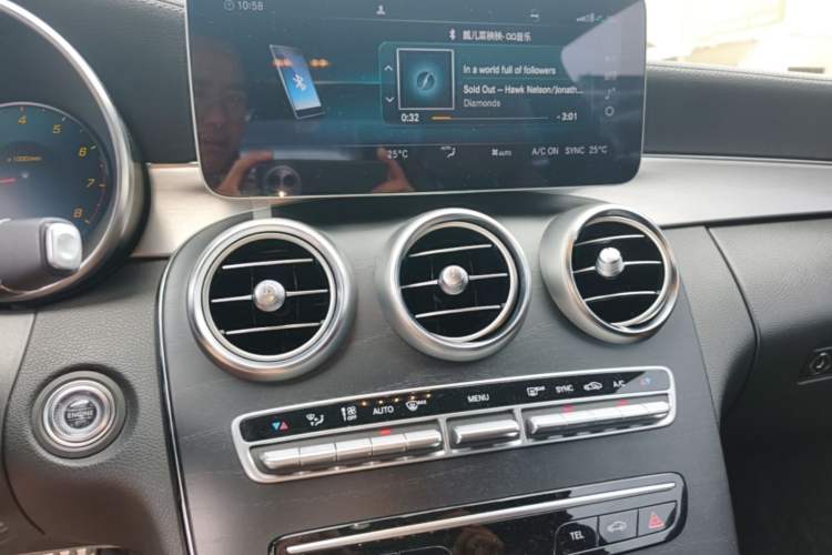 Used Mercedes-Benz C-Class 2019 C 260 4MATIC Coupe Audio And AC Panel