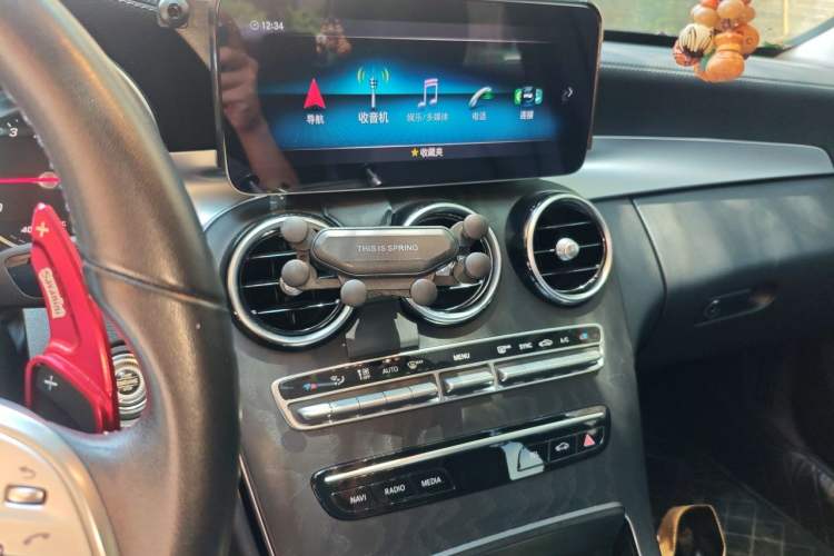 Used Mercedes-Benz C-Class 2019 C 180 L Fashion Edition Sport Version Audio And AC Panel