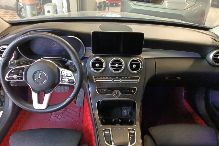 Used Mercedes-Benz C-Class 2019 C 260 Estate Center Console