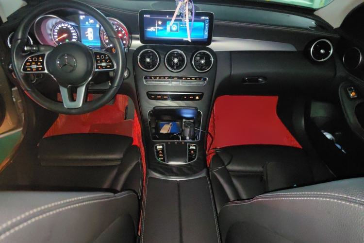 Used Mercedes-Benz C-Class 2019 C 180 L Fashion Edition Sport Version Center Console