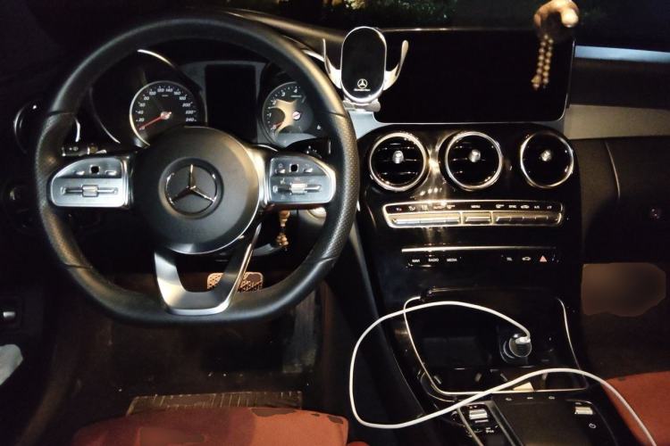 Used Mercedes-Benz C-Class 2019 C 260 Sport Edition Center Console