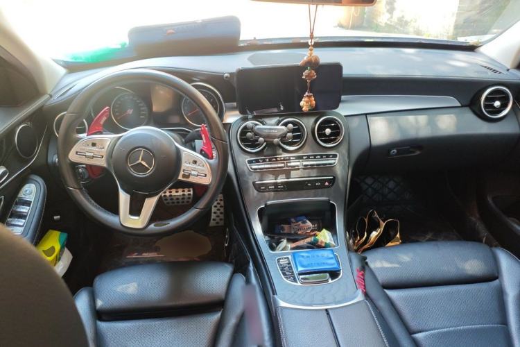 Used Mercedes-Benz C-Class 2019 C 180 L Fashion Edition Sport Version Center Console