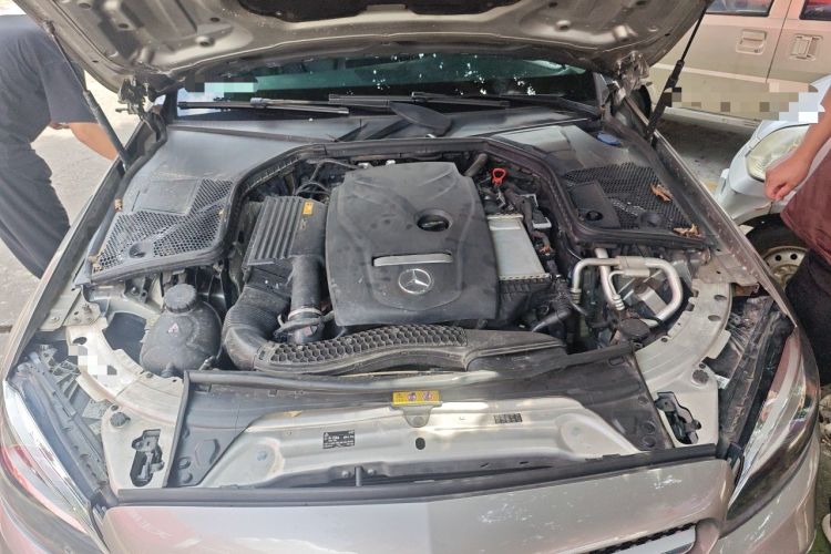 Used Mercedes-Benz C-Class 2019 C 180 L Fashion Edition Sport Version Engine Bay