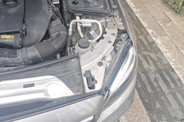 Used Mercedes-Benz C-Class 2019 C 260 L Sport Edition Engine Bay Left