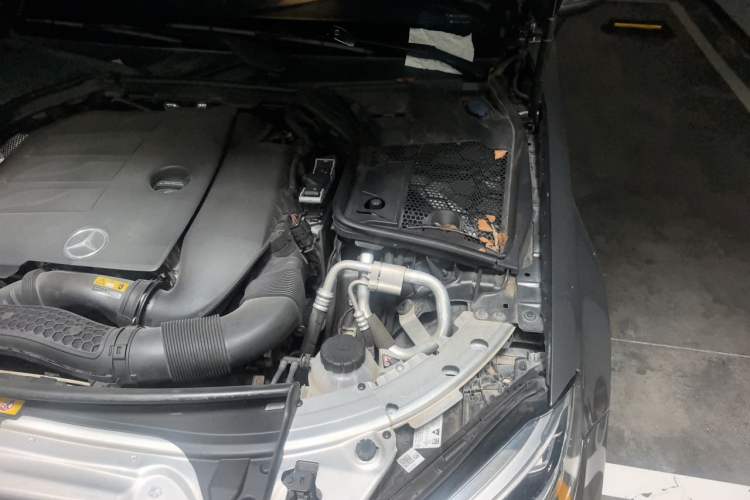 Used Mercedes-Benz C-Class 2019 C 260 Coupe Engine Bay Left