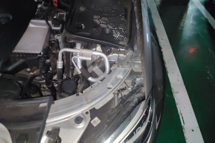 Used Mercedes-Benz C-Class 2019 C 180 L Fashion Edition Sport Version Engine Bay Left