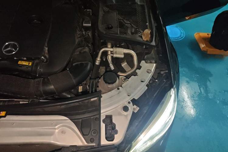 Used Mercedes-Benz C-Class 2019 C 260 Coupe Engine Bay Left
