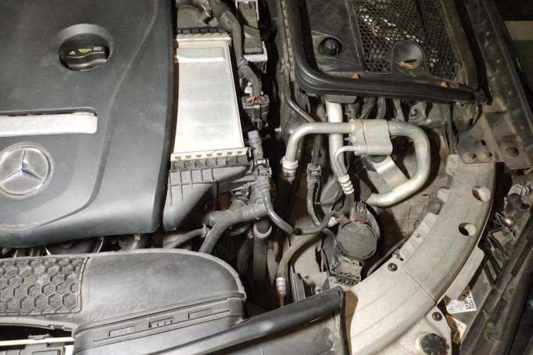Used Mercedes-Benz C-Class 2019 C 180 L Fashion Edition Sport Version Engine Bay Left