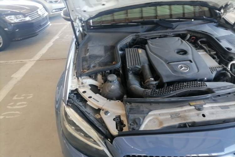 Used Mercedes-Benz C-Class 2019 C 180 L Fashion Edition Sport Version Engine Bay Right