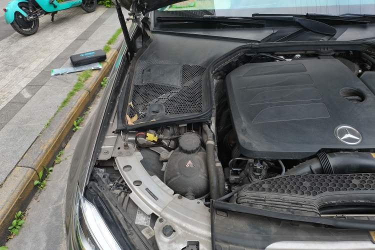 Used Mercedes-Benz C-Class 2019 Restyled C 260 L Sport Edition Engine Bay Right