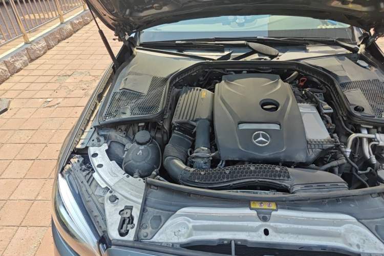 Used Mercedes-Benz C-Class 2019 C 180 L Fashion Edition Sport Version Engine Bay Right
