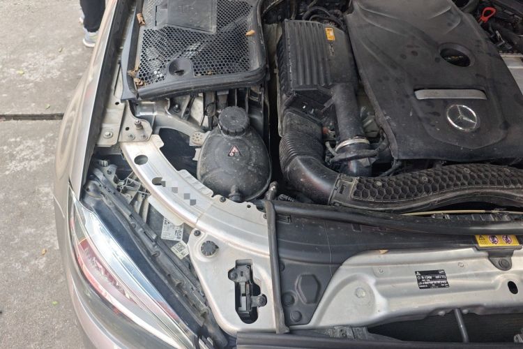 Used Mercedes-Benz C-Class 2019 C 180 L Fashion Edition Sport Version Engine Bay Right