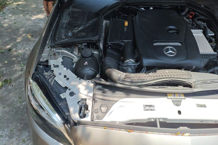 Used Mercedes-Benz C-Class 2019 C 180 L Fashion Edition Sport Version Engine Bay Right
