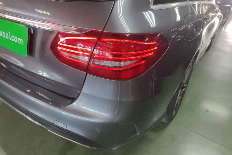 Used Mercedes-Benz C-Class 2019 C 260 Estate Exterior 2