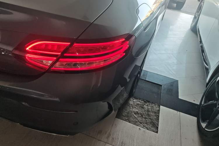 Used Mercedes-Benz C-Class 2019 C 260 Coupe Exterior 3