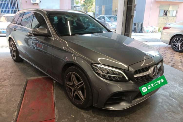 Used Mercedes-Benz C-Class 2019 C 260 Estate Front Right 45 Deg