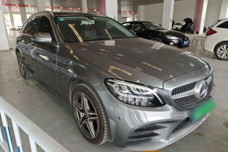 Used Mercedes-Benz C-Class 2019 C 260 Estate Front Right 45 Deg