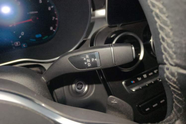 Used Mercedes-Benz C-Class 2019 Restyled C 260 L Sport Edition Gear Lever