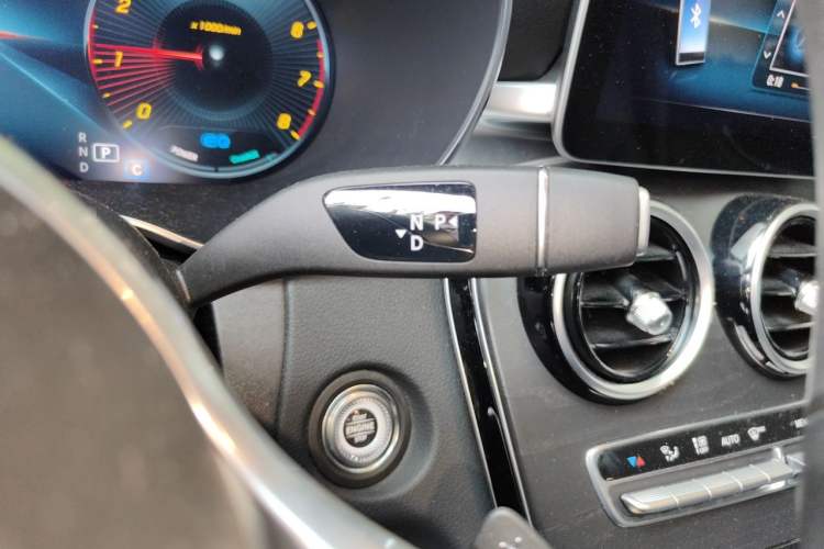 Used Mercedes-Benz C-Class 2019 Restyled C 260 L Sport Edition Gear Lever