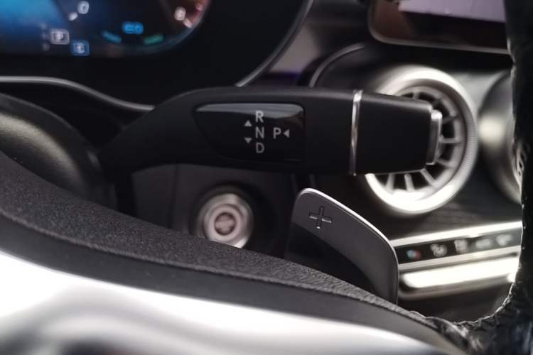 Used Mercedes-Benz C-Class 2019 C 260 4MATIC Coupe Gear Lever