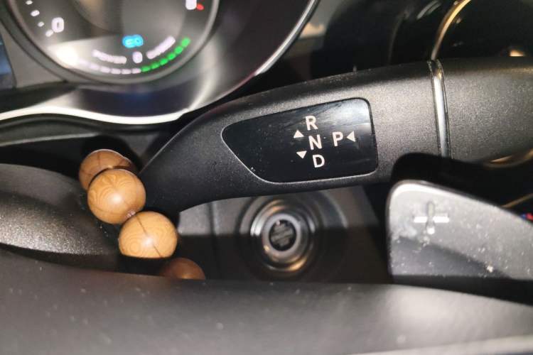 Used Mercedes-Benz C-Class 2019 C 260 Sport Edition Gear Lever