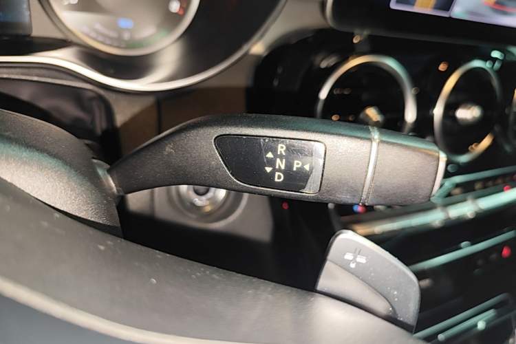 Used Mercedes-Benz C-Class 2019 C 260 Sport Edition Gear Lever