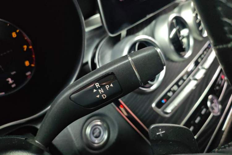 Used Mercedes-Benz C-Class 2019 C 260 Estate Gear Lever