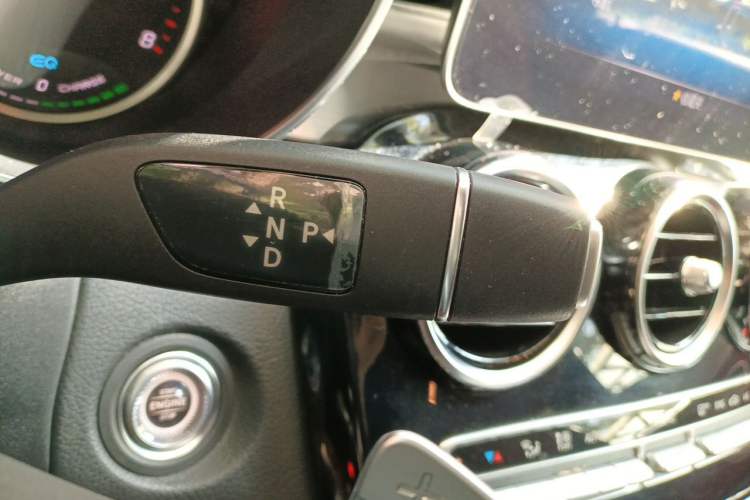 Used Mercedes-Benz C-Class 2019 C 260 Sport Edition Gear Lever