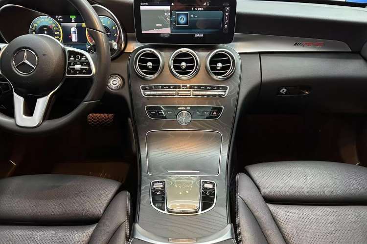 Used Mercedes-Benz C-Class 2019 C 260 Estate Interior 2