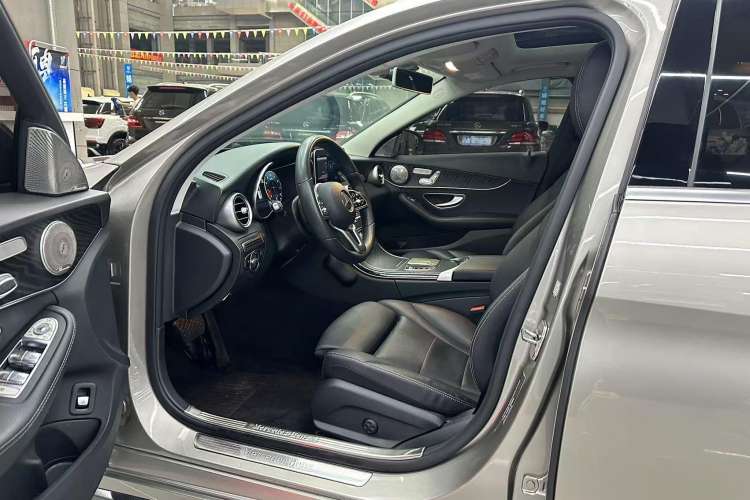 Used Mercedes-Benz C-Class 2019 C 260 Estate Interior 4