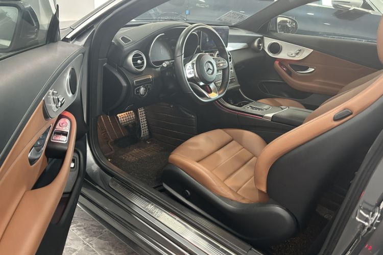 Used Mercedes-Benz C-Class 2019 C 260 Coupe Interior 5