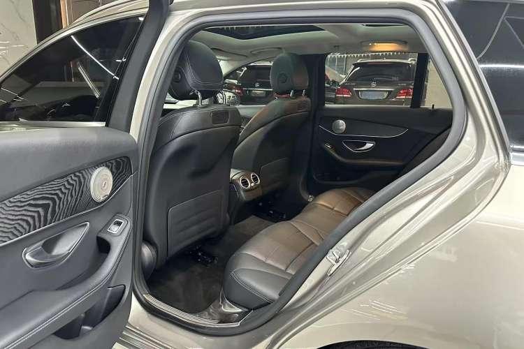 Used Mercedes-Benz C-Class 2019 C 260 Estate Interior 5