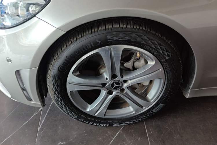 Used Mercedes-Benz C-Class 2019 C 260 L Sport Edition Left Front Wheel Hub