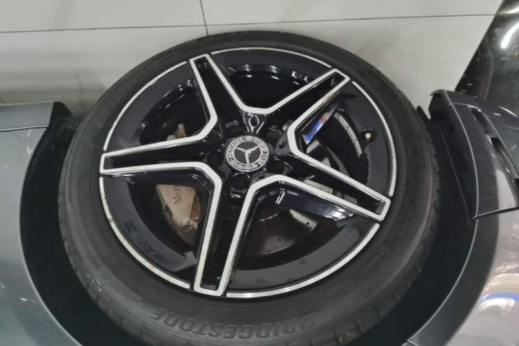Used Mercedes-Benz C-Class 2019 C 260 Coupe Left Front Wheel Hub